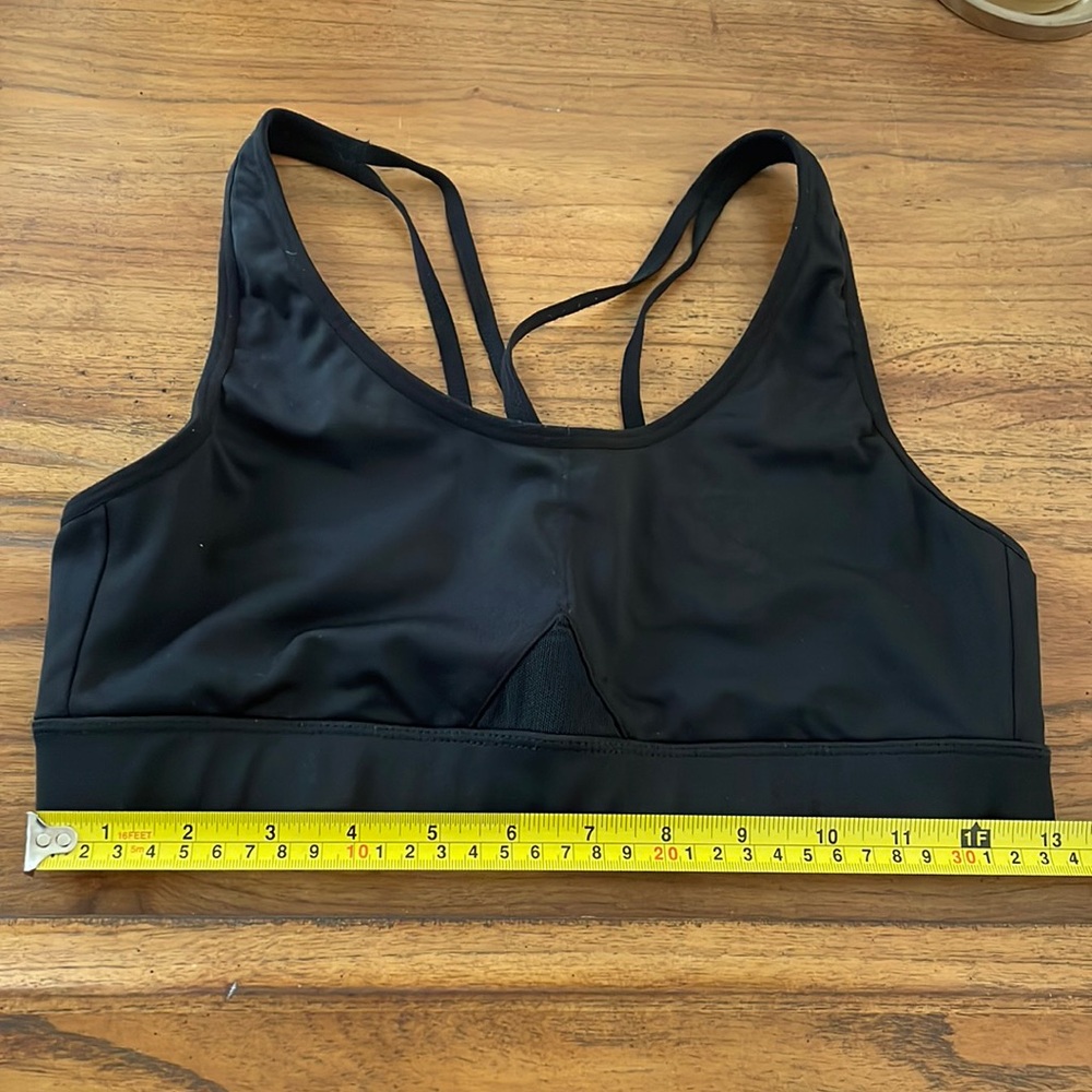 C9 Women’s Strappy Crossback Sports Bra in Black. Medium? Unk size - see photos